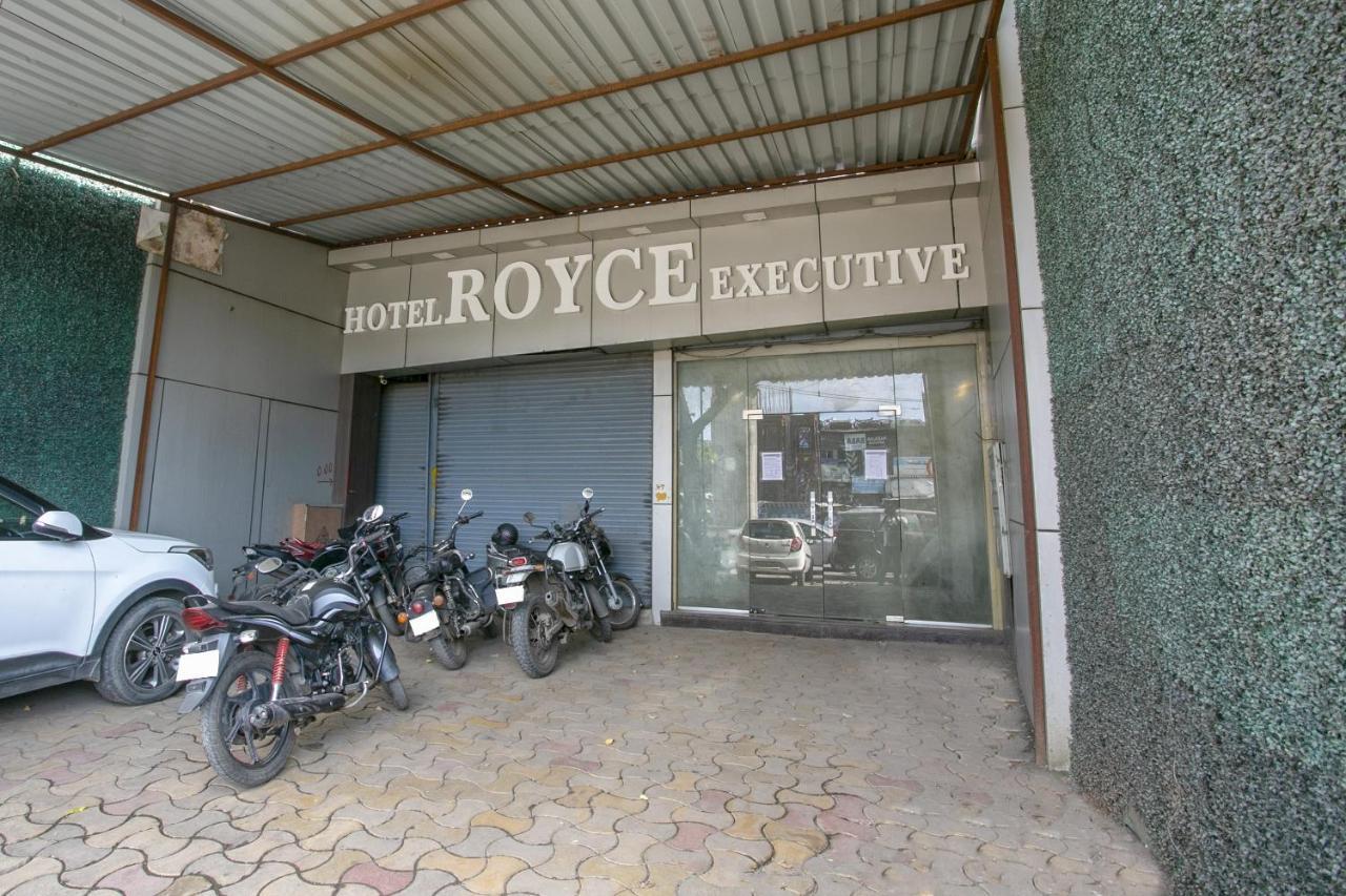 Oyo Flagship 76107 Royce Executive Hotel - Mumbai — Photos 3